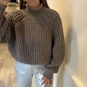 H&M light brownish/tan rolled turtleneck sweater